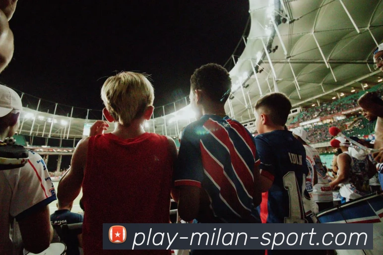 祖巴茨替补席处理脚踝伤势赛后走路一瘸一拐引发关注